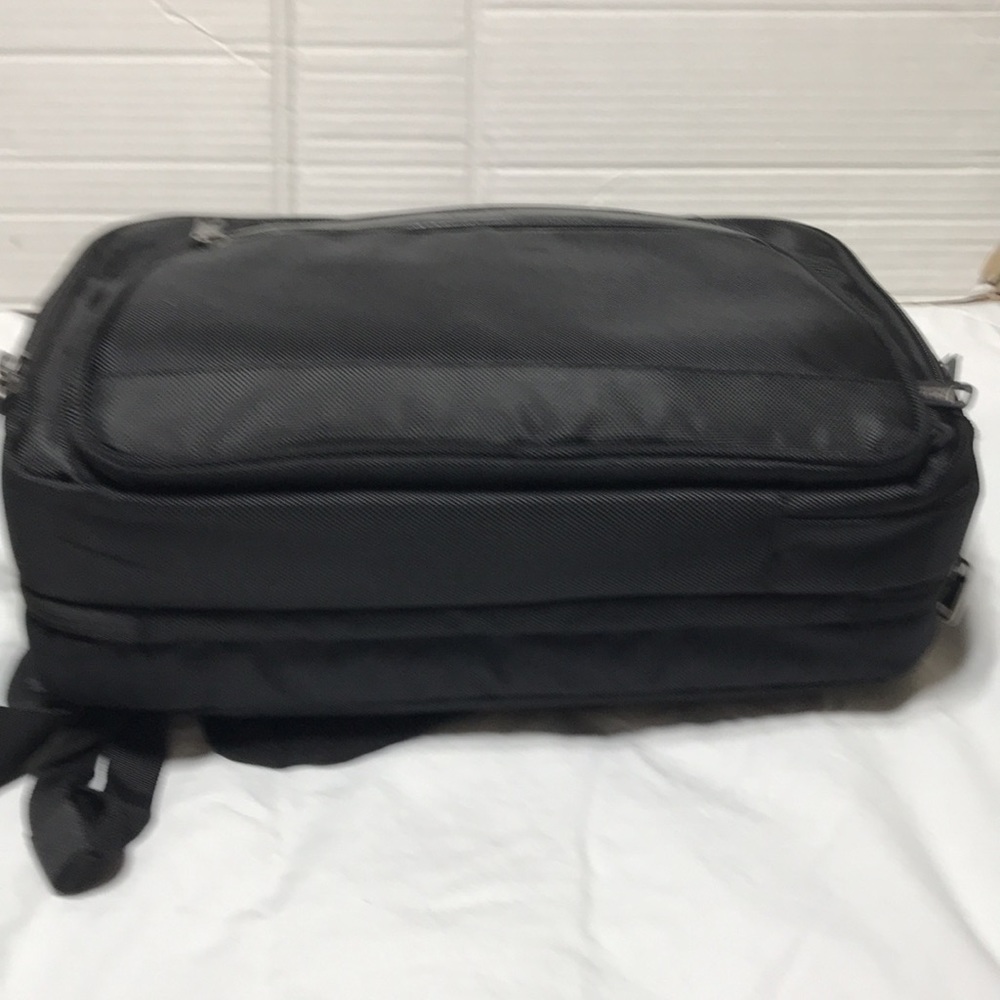 Kenneth Cole computer briefcase with multi compartments and convertible. NWT - Picture 4 of 13